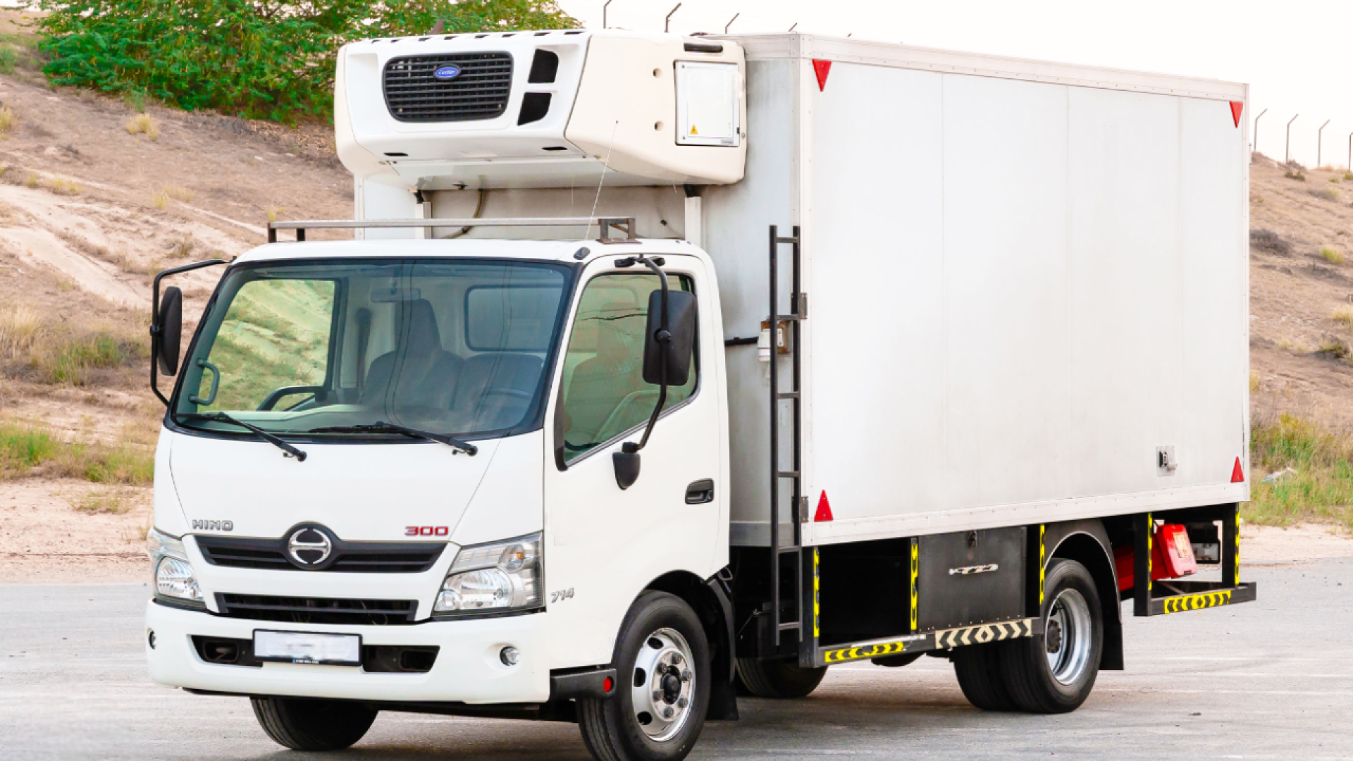 Mitsubishi Canter Chiller Box Truck